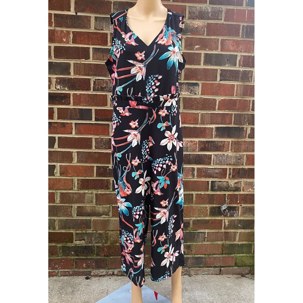 Beige by Eci Womens Jumpsuit Size M Palazzo Floral ,Zipper,V Neck,Vacation